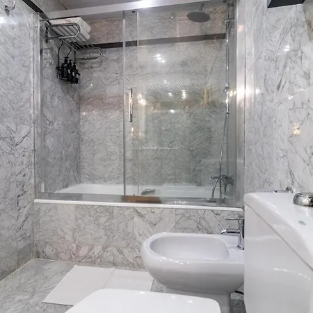 Gold En Appartement *